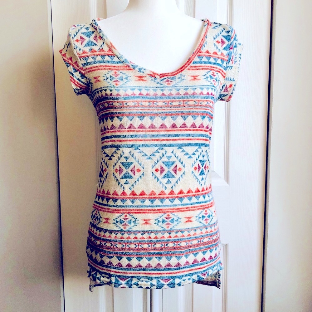 Geometric Print Knit V-Neck Top 💗 Derek Heart